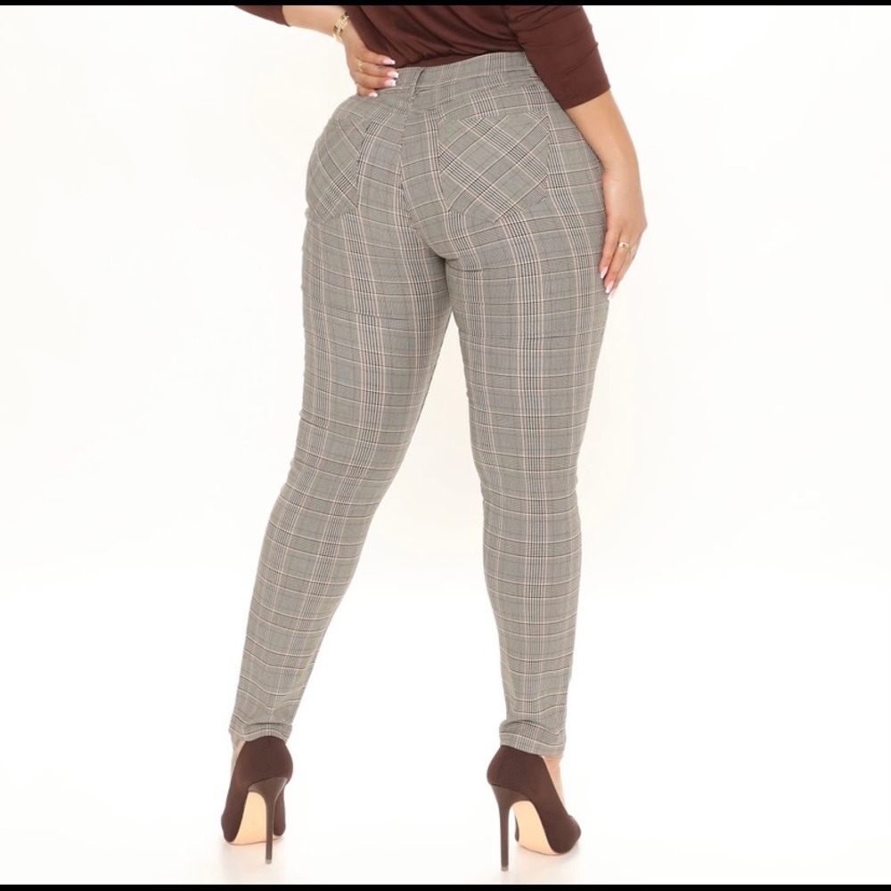 Never worn Fashion Nova Stop Staring Plaid Pants